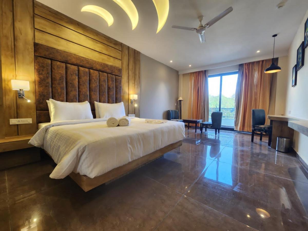 Aachman River And Valley View Resort Dharamshala - A Riverside Resort With Balcony View Buitenkant foto