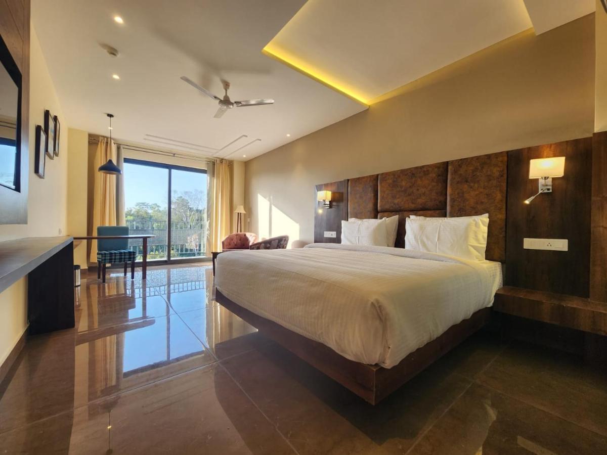 Aachman River And Valley View Resort Dharamshala - A Riverside Resort With Balcony View Buitenkant foto