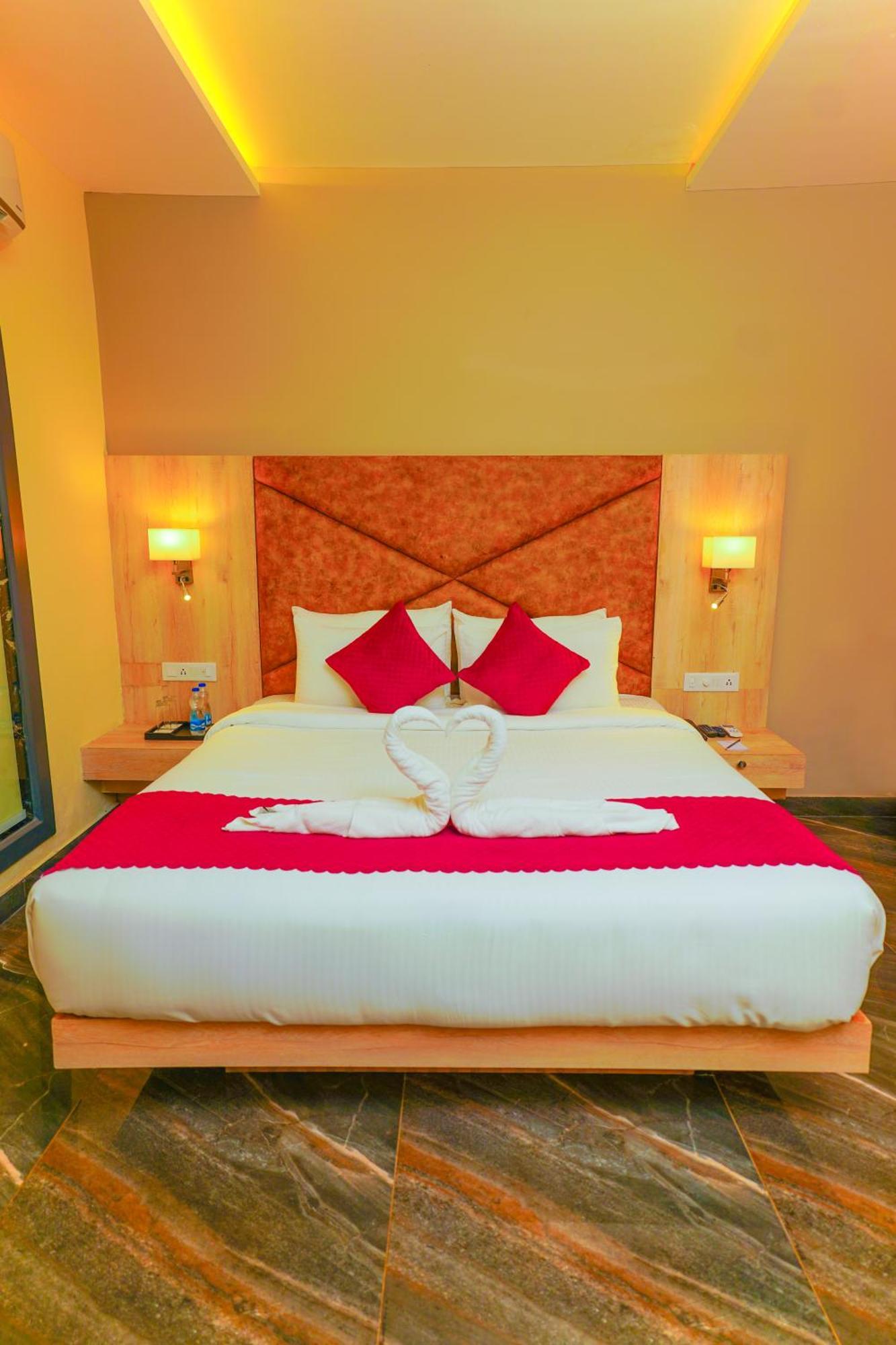 Aachman River And Valley View Resort Dharamshala - A Riverside Resort With Balcony View Buitenkant foto